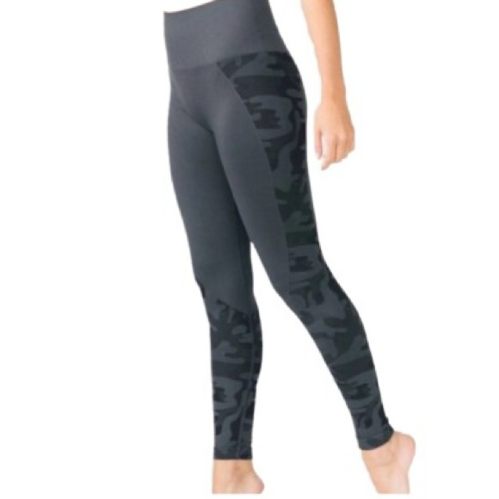 ZYIA Active Gray Seamless Camo Leggings Size M